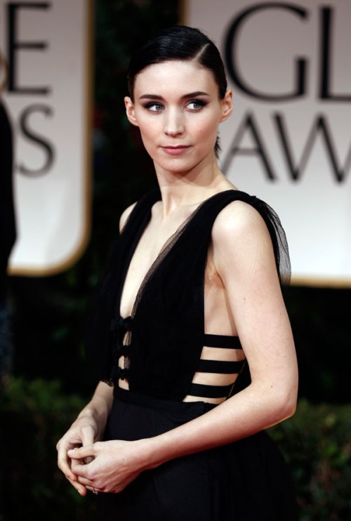 15 Gothic Red Carpet Looks