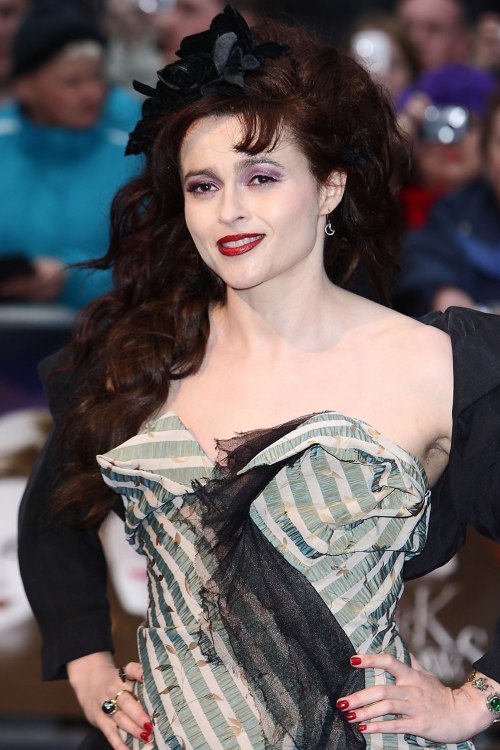 15 Gothic Red Carpet Looks