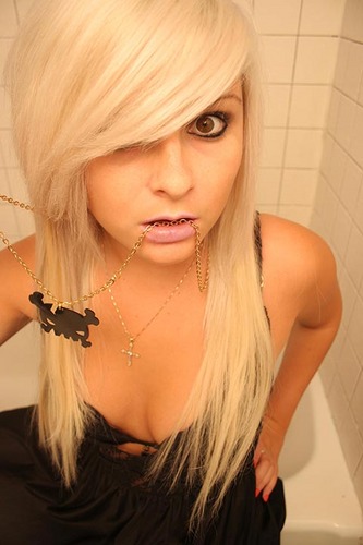 Emo hair style