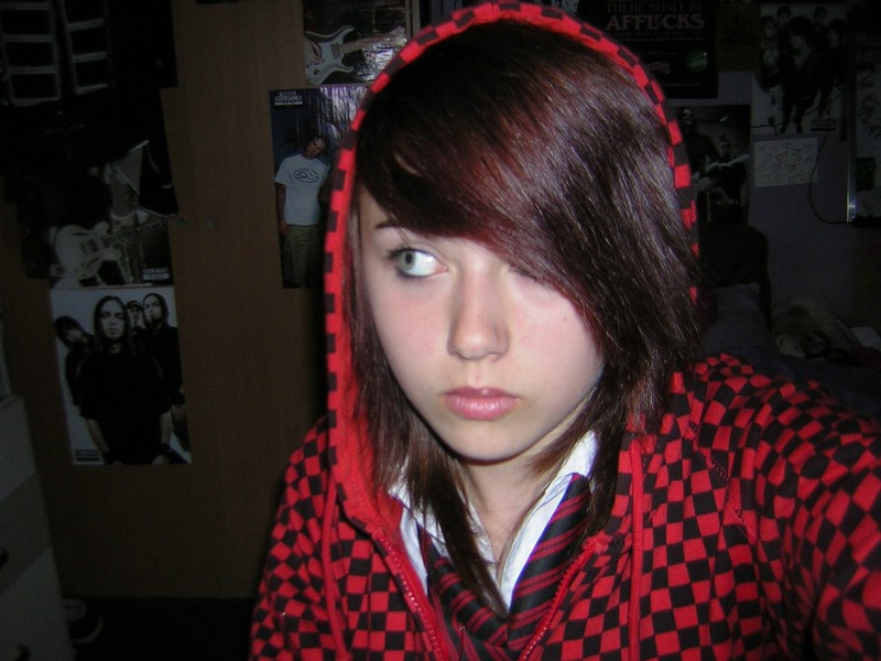 Emo hair style