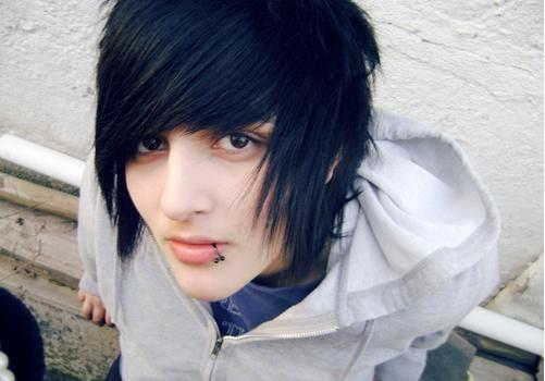 Emo hair style