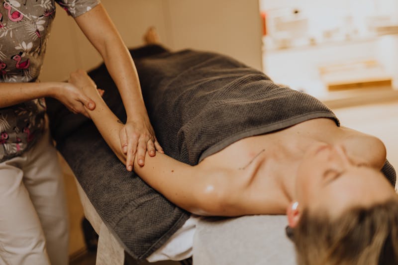 Pour MOI Skin & Body Salon